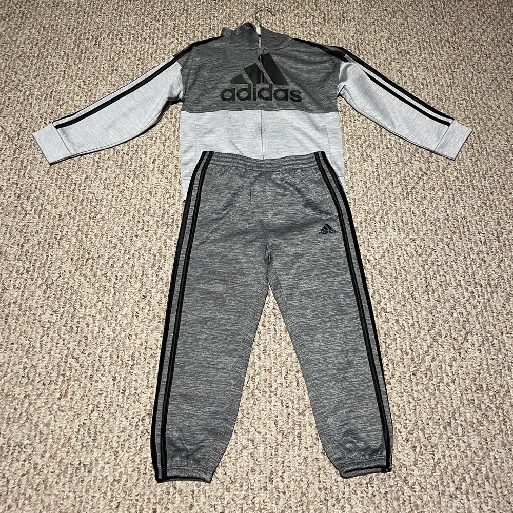 ADIDAS Boys Size 5T Two Piece Set